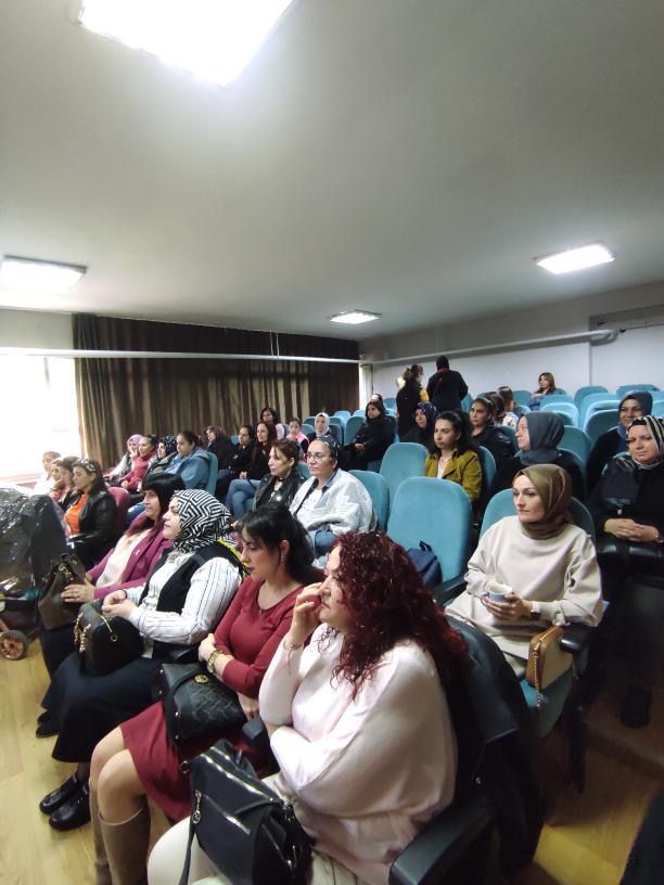 Meme Sağlığı Eğitimi ve Kendi Kendine Meme Muayenesi